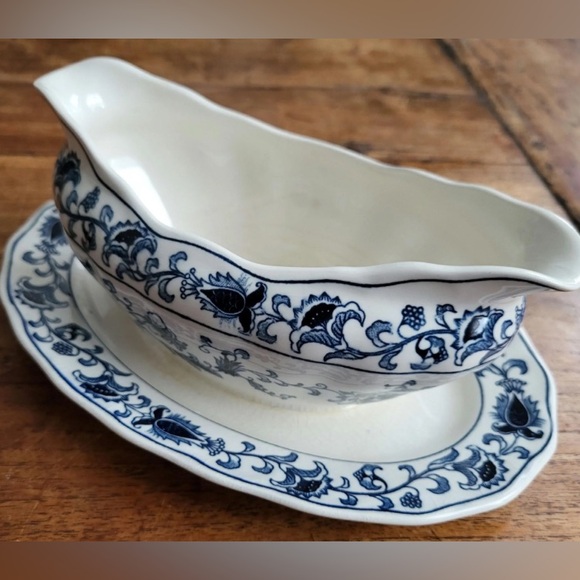 Double Phoenix Attached GRAVY BOAT Blue Onion Ming‎ Tree Nikko Ironstone Japan - Picture 1 of 4